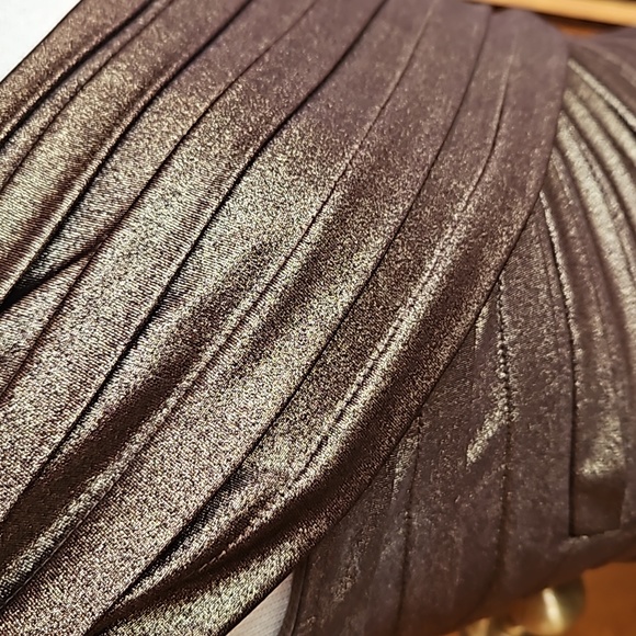 Cache Metallic classy bodycon dress - Picture 3 of 7